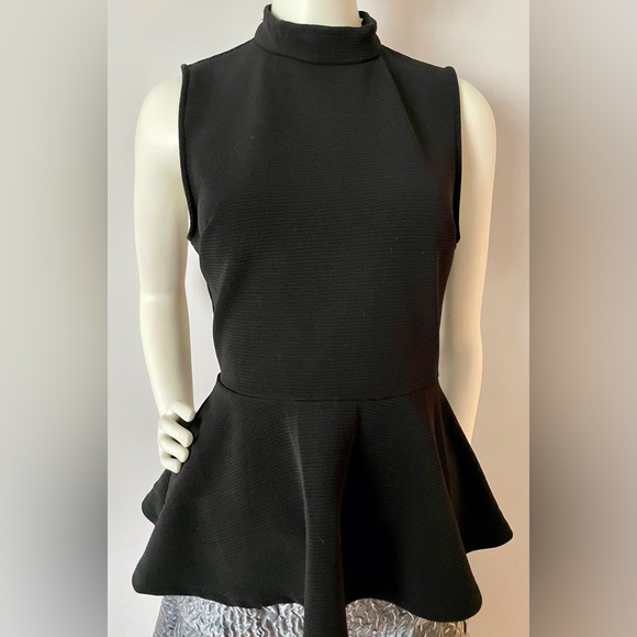 Top - Picture 4 of 12